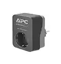 APC Surge Protector PME1WB-GR - Adaptador de Enchufe con protección contra sobretensiones (1 Enchufe Schuko, para PC, TV, etc.), Color Negro