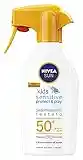 NIVEA SUN Maxi Spray Solare Kids Sensitive Protect & Play FP50+ in flacone spray da 300 ml, Protezione solare senza profumo, Crema solare per pelli delicate