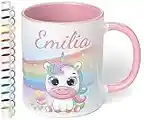 Kinder-Tasse mit Namen „Einhorn mit Regenbogen-Motiv“ – personalisierte Namenstasse für Jungen und Mädchen - rundum bedruckt – schönes Geschenk zu Weihnachten, Geburtstag (Rosa)