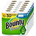 Bounty - Rollos de papel de cocina de corte rápido Quick-Size, color blanco, 12 rollos de tamaño familiar, que equivalen a 30 rollos de tamaño normal (el embalaje puede variar)