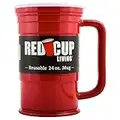 Red Cup Living Taza de café de plástico reutilizable y taza de cerveza, taza grande de plástico rojo de 24 onzas con asa, apta para lavavajillas, taza de café de plástico, ideal para camping, viajes, suministros de oficina y cafeterías