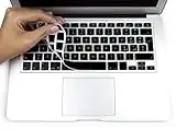 MyGadget Copritastiera compatibile con Apple MacBook Pro Retina 13 Pollici & 15" - Protezione Tastiera QWERTY [Italiano] Silicone - Skin Nero