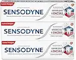 Sensodyne Sensibilidad y Encías, Pasta de Dientes Blanqueante, Alivio para Dientes Sensibles y Mejora de la Salud de las Encías, pack de 3x75 ml