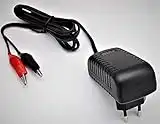 Chargeur de Batterie au Plomb 12V SLA/mainteneur Automatique portatif de Flotteur Intelligent pour Voiture à Moteur Moto Bateau à Moteur SLA ATV AGM Gel PB Cell