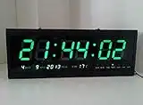 Yosoo Grande Horloge numérique LED avec calendrier jour et date pour étagère ou horloge murale, Vert