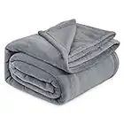 Bedsure Plaid Polaire 220x240 Couverture - Couvre Lit 2 Personnes Gris, Jete de Canape Grande Taille, Plaid Canapé Flanelle Doux et Chaude